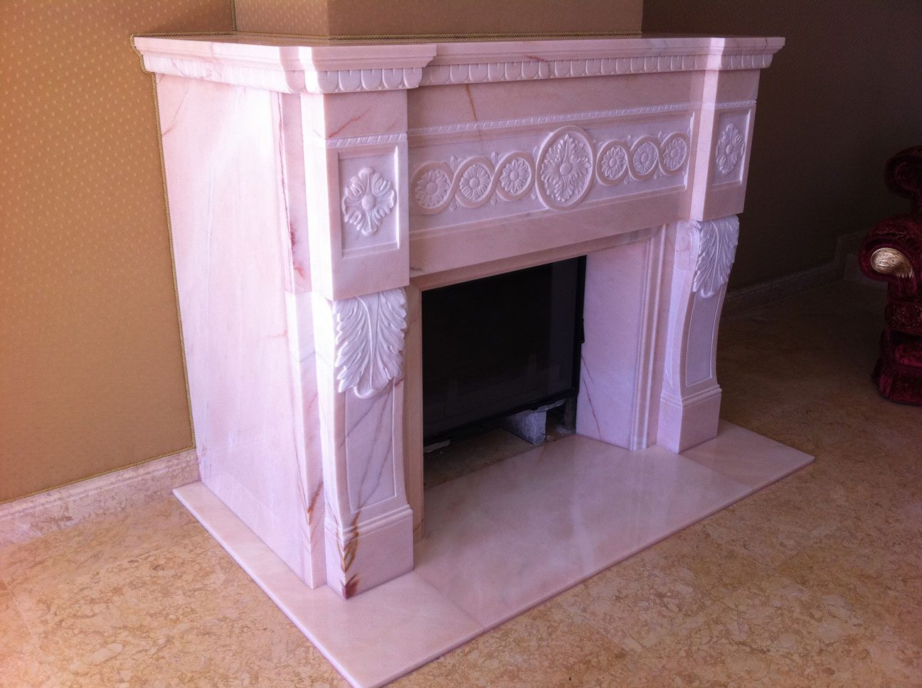 Мраморный камин из мрамора Pink Portugal-11